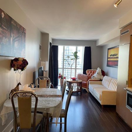 Luxury Condo With Cn Tower View 토론토 외부 사진