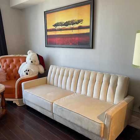 Luxury Condo With Cn Tower View 토론토 외부 사진