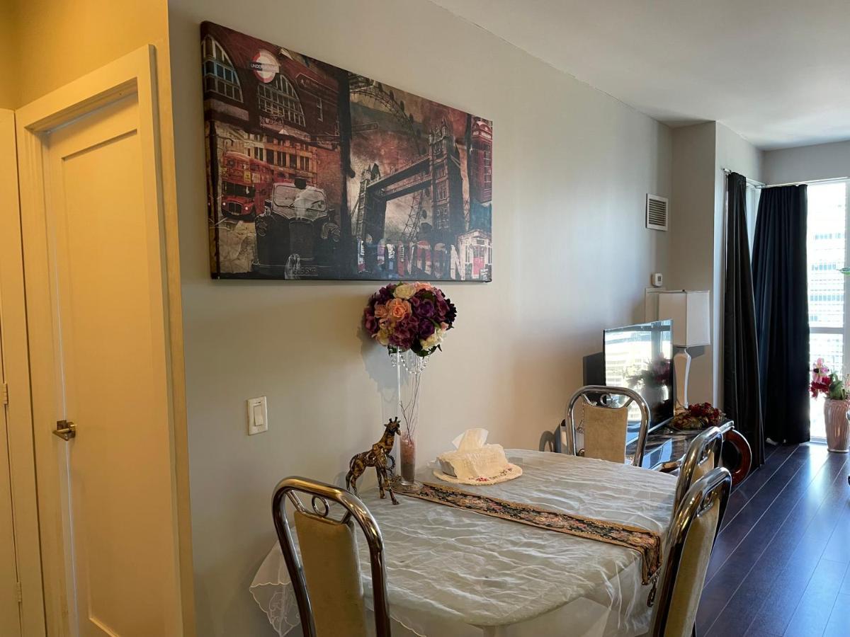 Luxury Condo With Cn Tower View 토론토 외부 사진