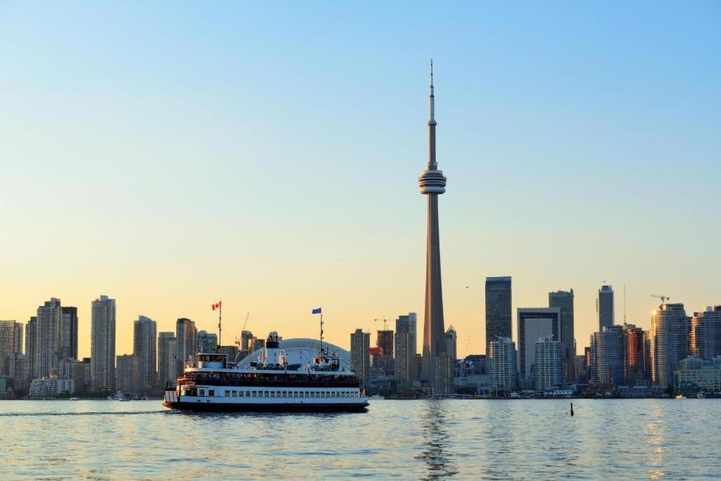 Luxury Condo With Cn Tower View 토론토 외부 사진