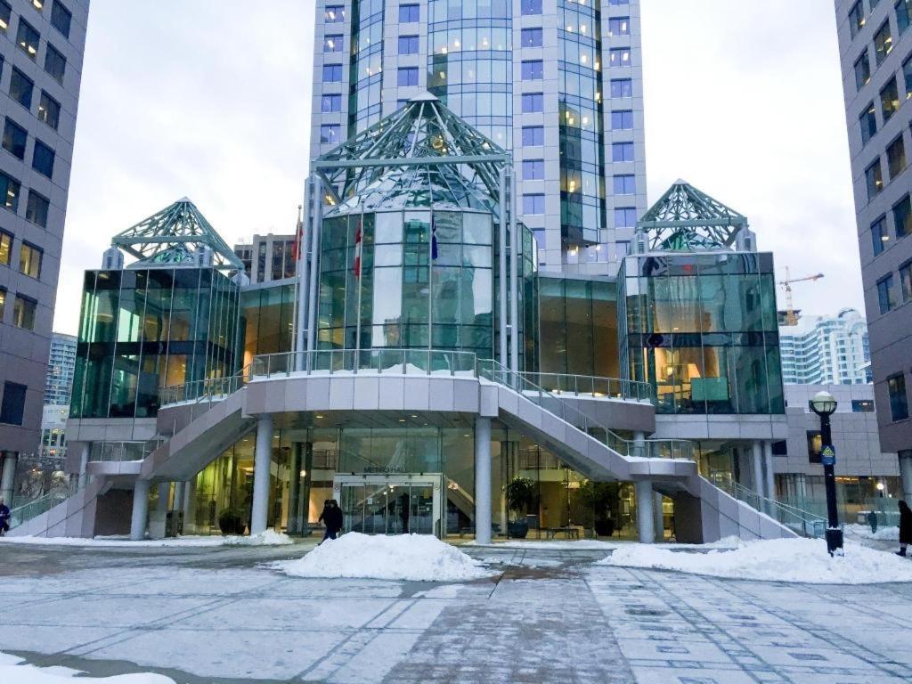 Luxury Condo With Cn Tower View 토론토 외부 사진